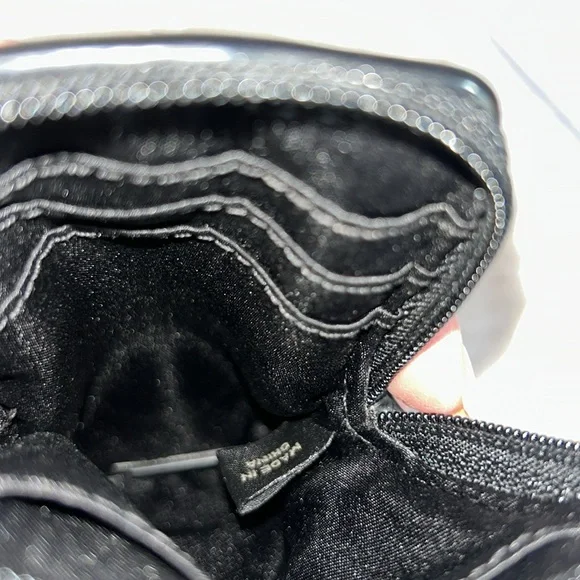 Coach EUC Black Nylon /Patent C Logo Wristlet/Card Holder - Picture 7 of 9